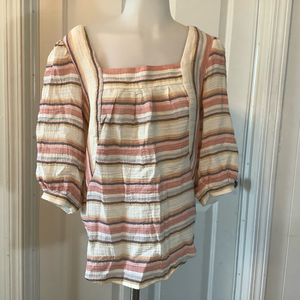AVA JAMES blouse size Medium
